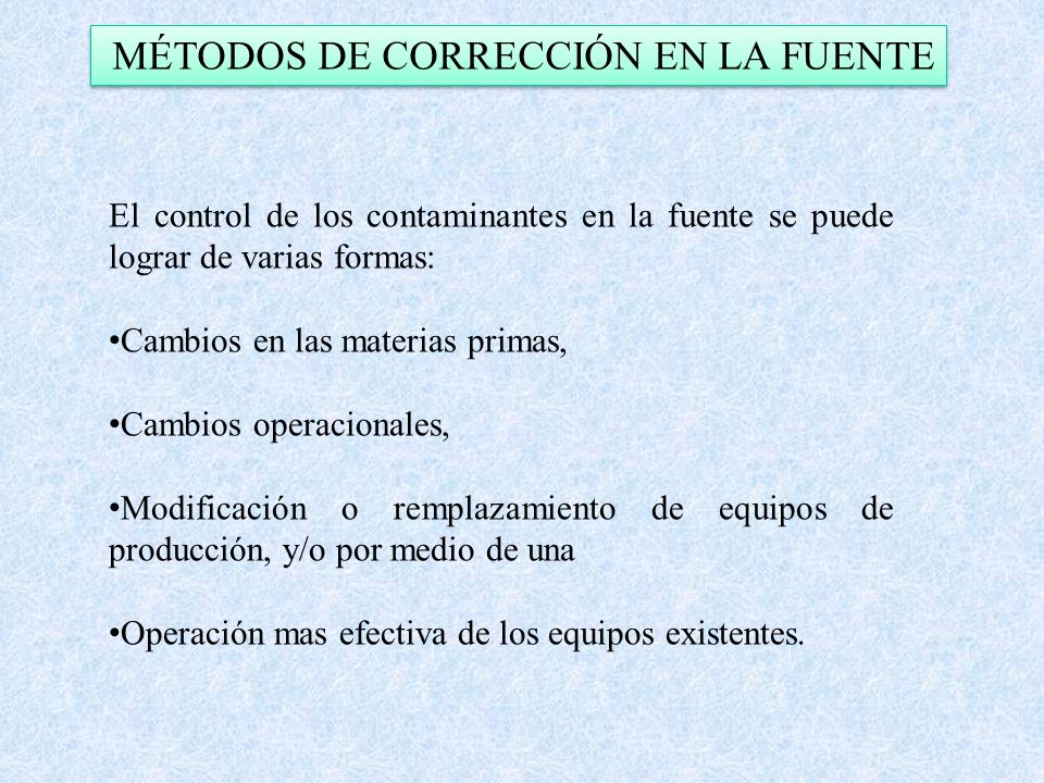 El pecho desnudo después de la operación plástica